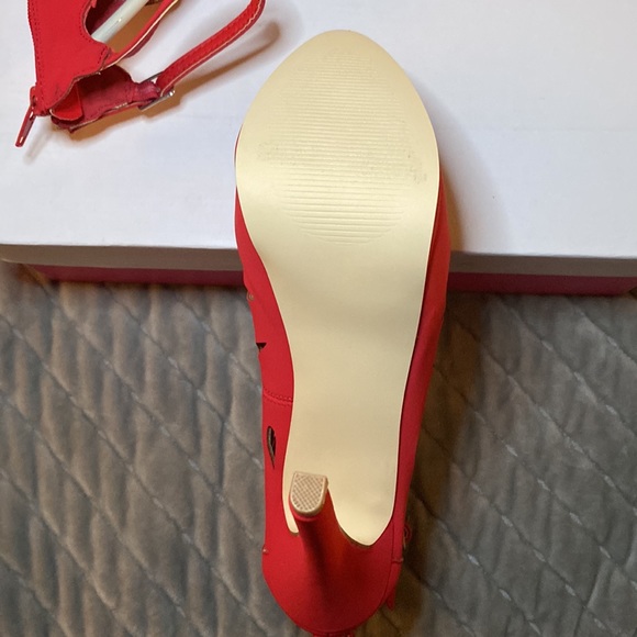 ❤️ JustFab Regina Cut Out Heels - Size 8 ❤️ NWT! 🌟 - Picture 5 of 8